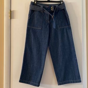 NY&Co Woman's Sz 4  NY Jeans Capris dark blue